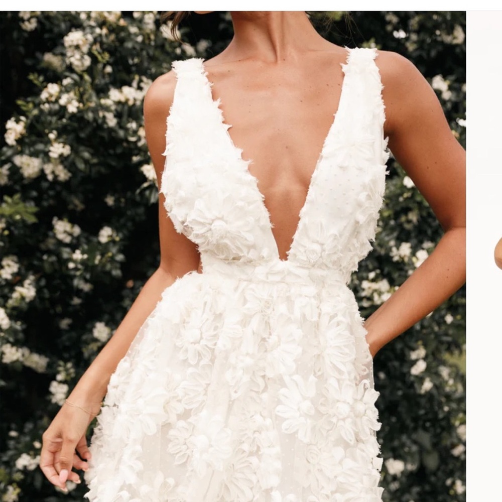 Elegant White Floral Bubble Dress